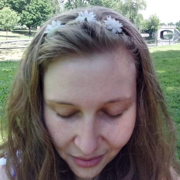 Meet Rachel, new Posher and experienced shopper - Picture 1 of 1